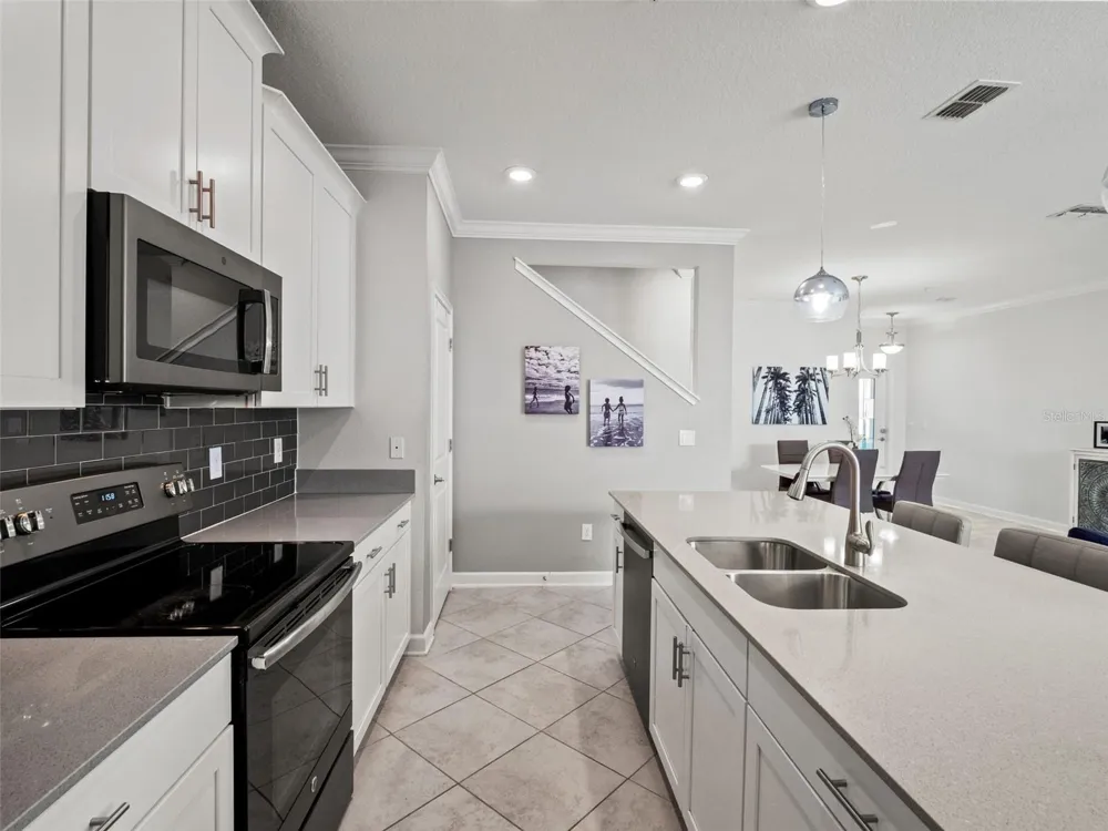 11662 EPIC AVENUE Orlando, FL 32832