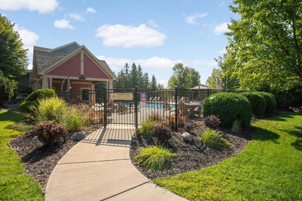 15520 56th Avenue Plymouth, MN 55446