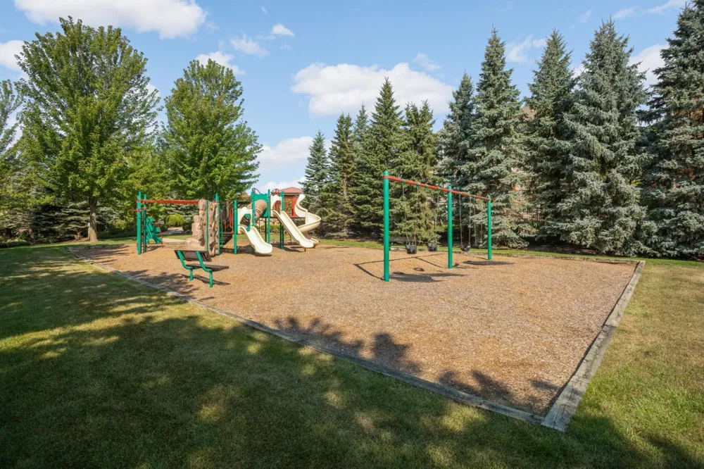 15520 56th Avenue Plymouth, MN 55446