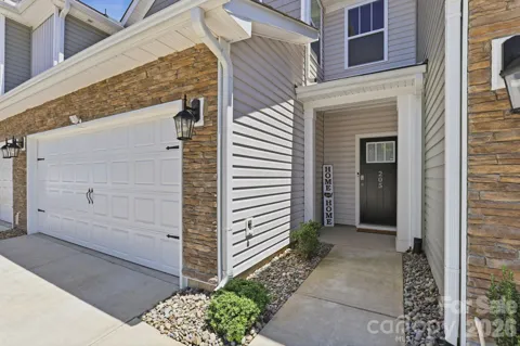 205 Reynard Trail