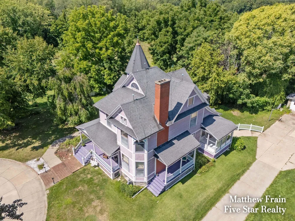 357 Leonard Street NW Grand Rapids, MI 49534