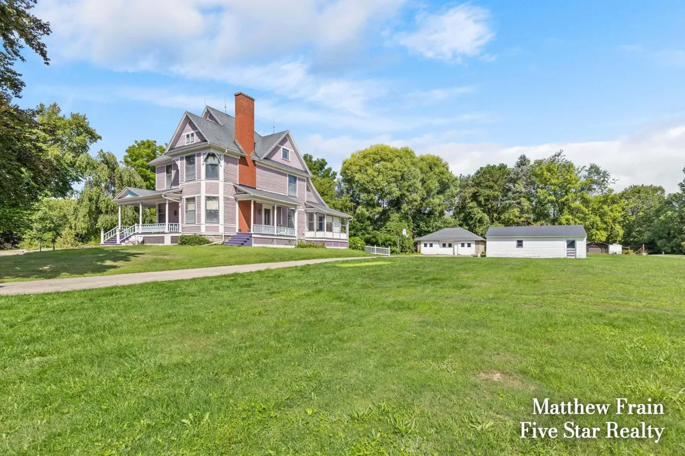 357 Leonard Street NW Grand Rapids, MI 49534