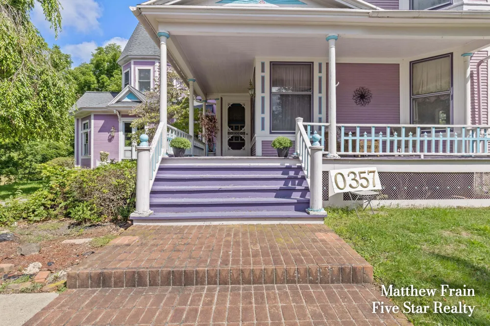 357 Leonard Street NW Grand Rapids, MI 49534