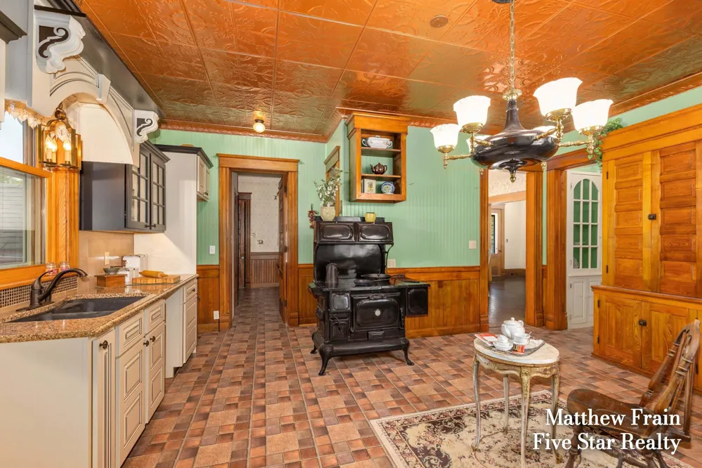 357 Leonard Street NW Grand Rapids, MI 49534