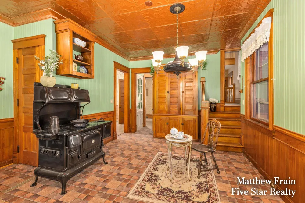 357 Leonard Street NW Grand Rapids, MI 49534