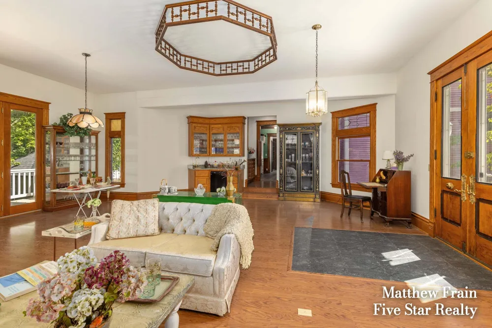 357 Leonard Street NW Grand Rapids, MI 49534