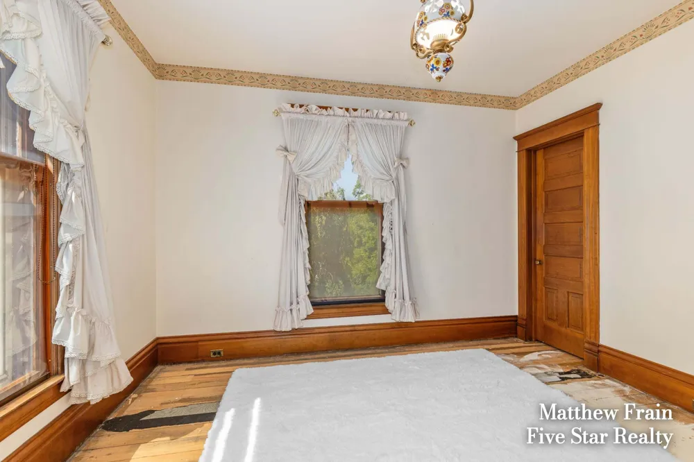 357 Leonard Street NW Grand Rapids, MI 49534