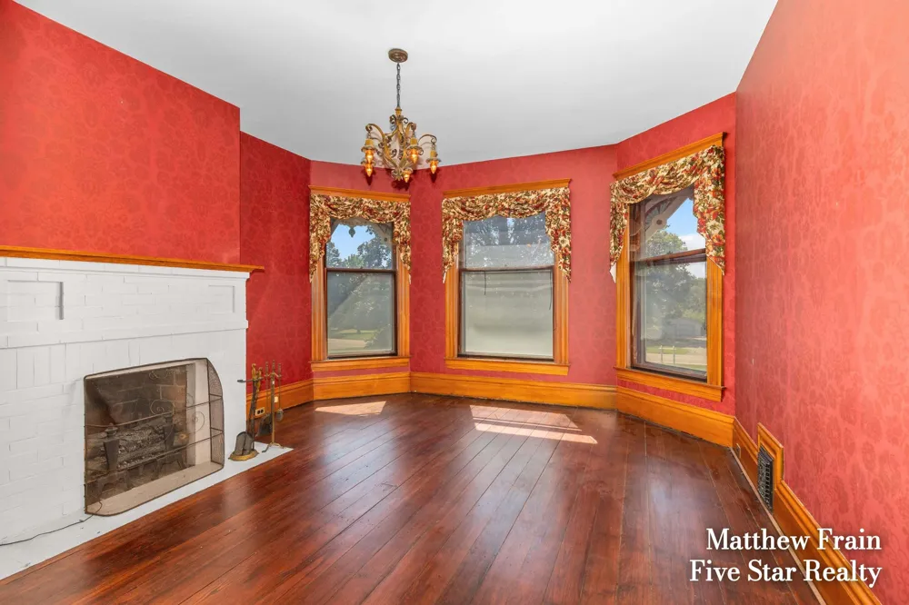 357 Leonard Street NW Grand Rapids, MI 49534