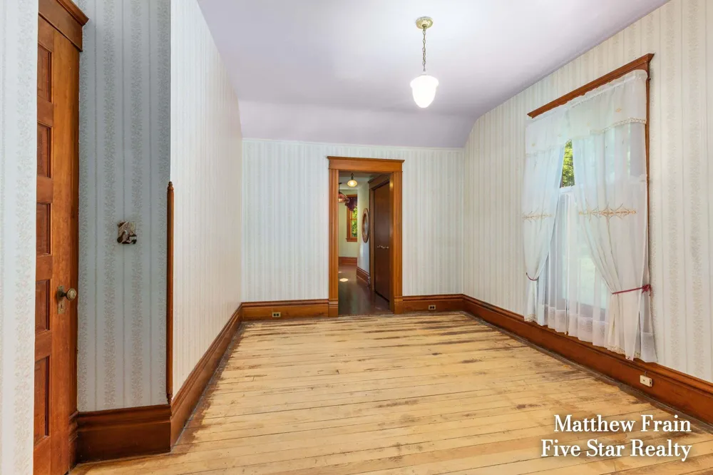 357 Leonard Street NW Grand Rapids, MI 49534