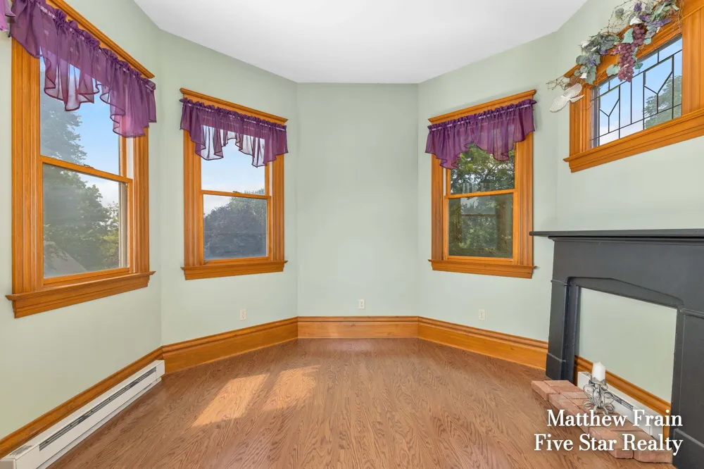 357 Leonard Street NW Grand Rapids, MI 49534