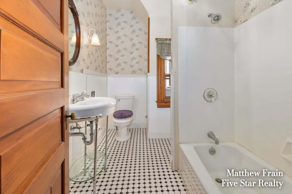 357 Leonard Street NW Grand Rapids, MI 49534
