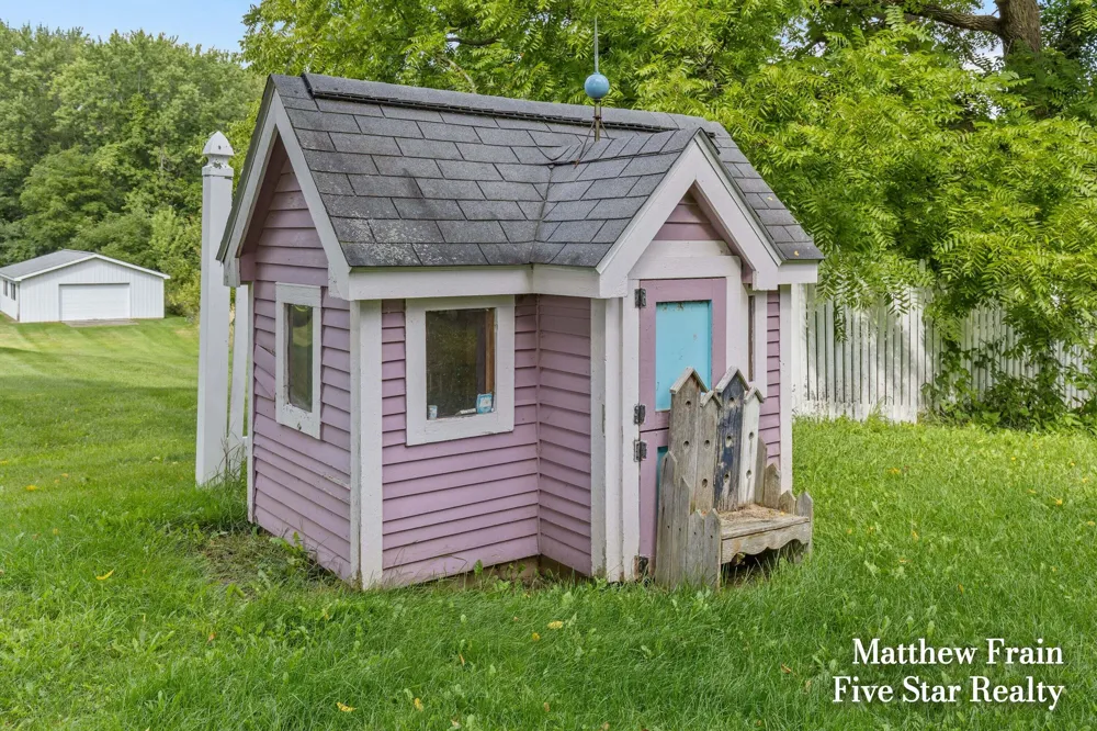 357 Leonard Street NW Grand Rapids, MI 49534