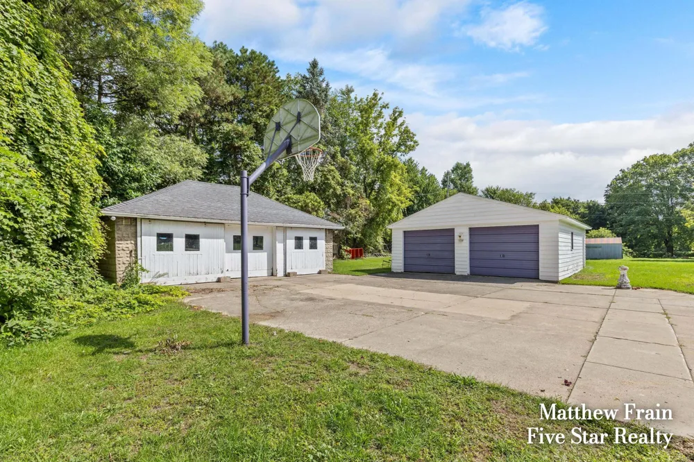 357 Leonard Street NW Grand Rapids, MI 49534
