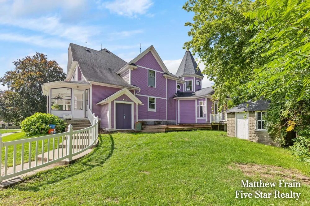 357 Leonard Street NW Grand Rapids, MI 49534