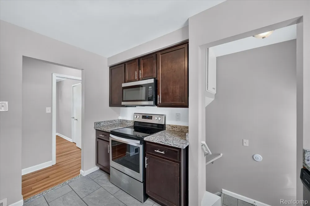 19360 KINLOCH STREET Redford Charter Township, MI 48240