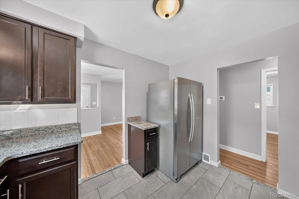 19360 KINLOCH STREET Redford Charter Township, MI 48240