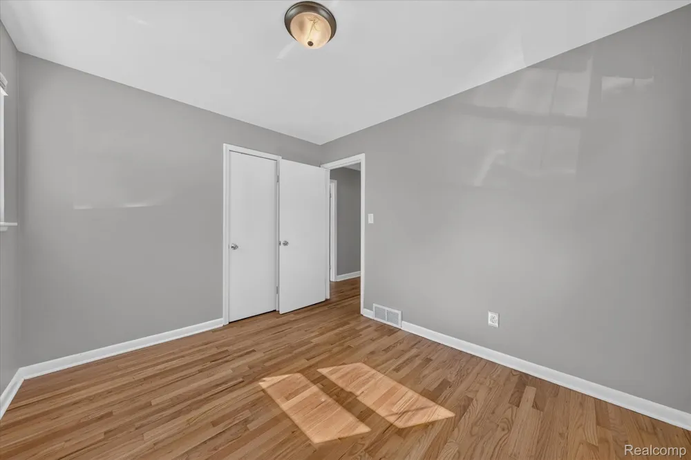 19360 KINLOCH STREET Redford Charter Township, MI 48240