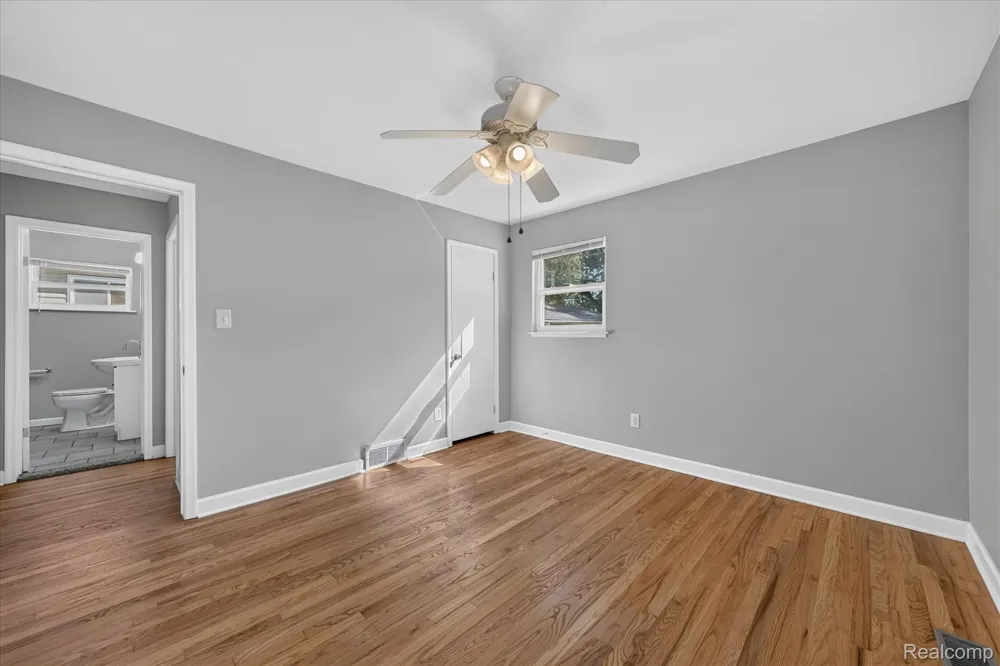 19360 KINLOCH STREET Redford Charter Township, MI 48240