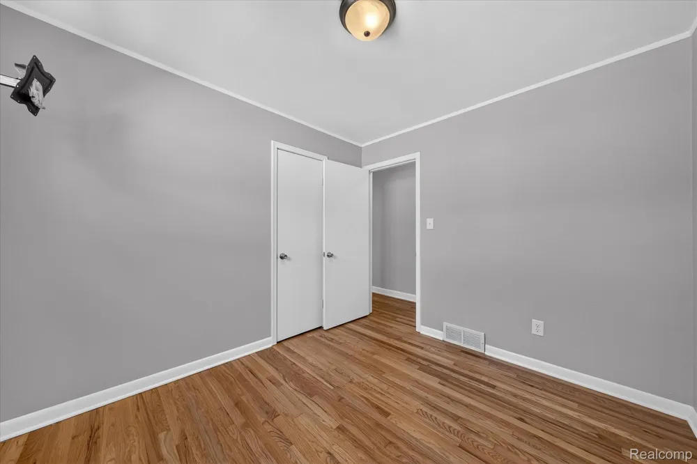 19360 KINLOCH STREET Redford Charter Township, MI 48240