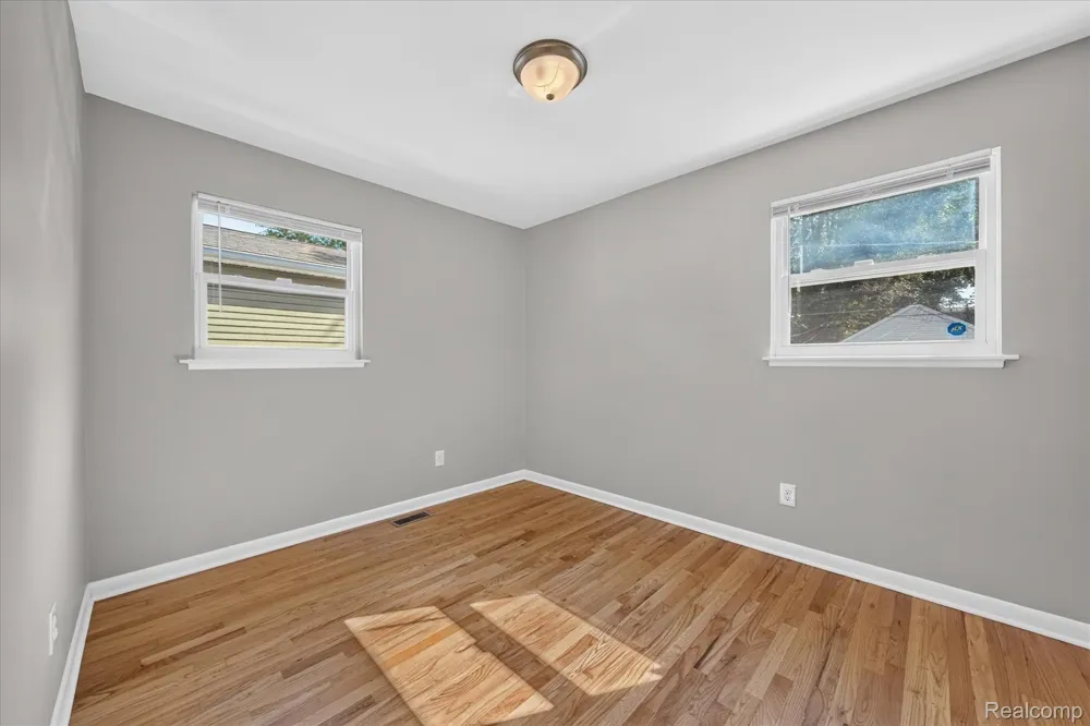 19360 KINLOCH STREET Redford Charter Township, MI 48240