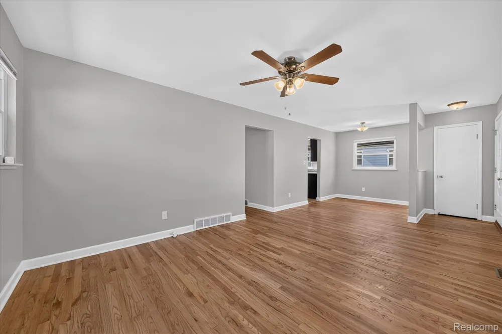 19360 KINLOCH STREET Redford Charter Township, MI 48240