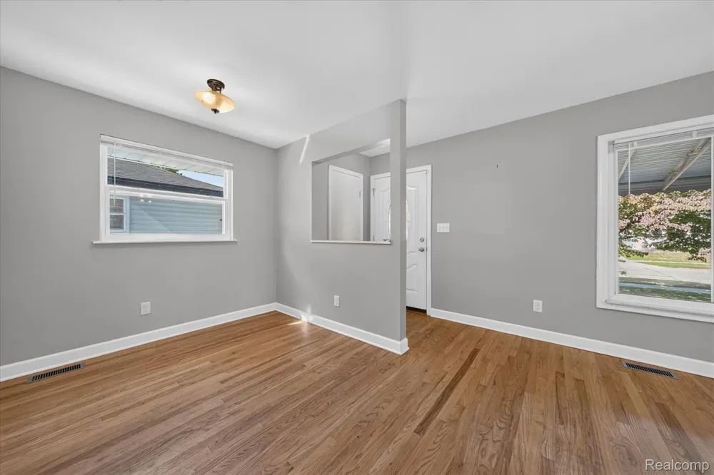 19360 KINLOCH STREET Redford Charter Township, MI 48240