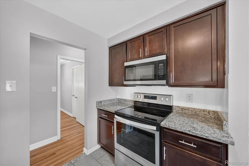 19360 KINLOCH STREET Redford Charter Township, MI 48240