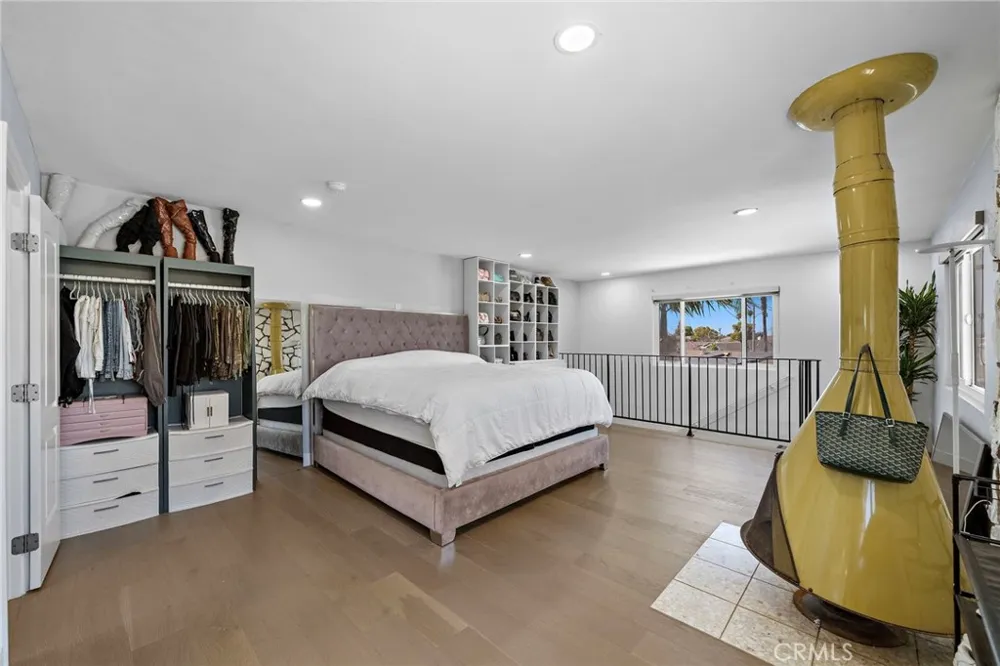 2750 San Carlos Costa Mesa, CA 92626