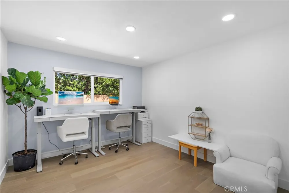 2750 San Carlos Costa Mesa, CA 92626