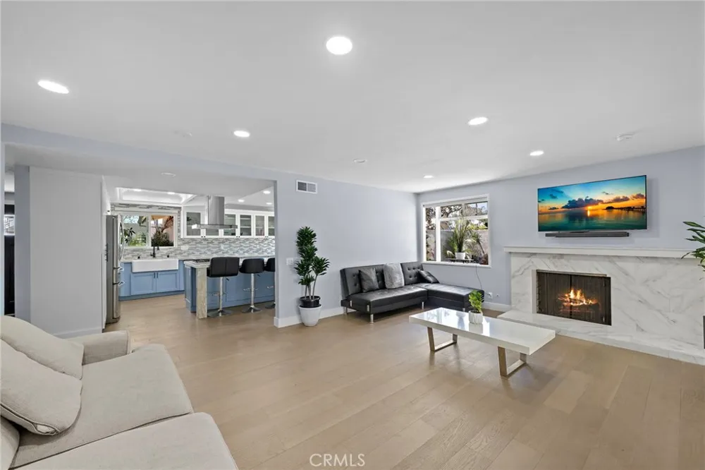 2750 San Carlos Costa Mesa, CA 92626