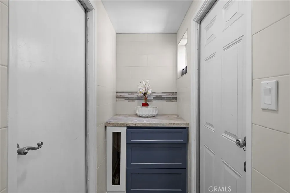 2750 San Carlos Costa Mesa, CA 92626