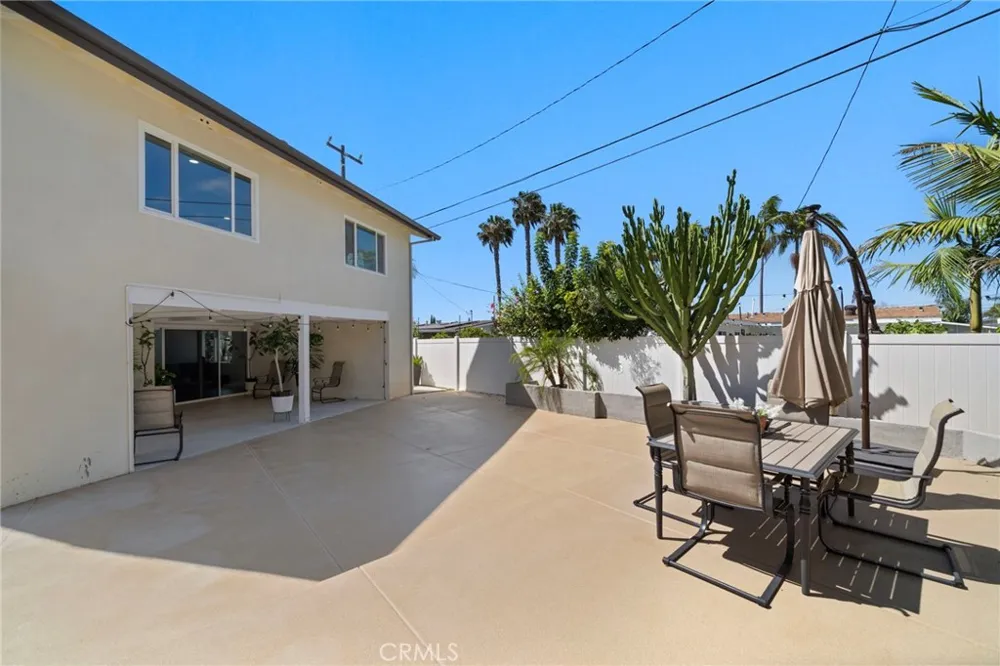 2750 San Carlos Costa Mesa, CA 92626