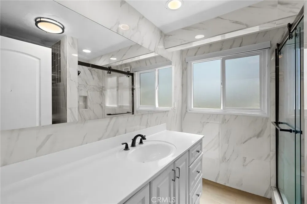 2750 San Carlos Costa Mesa, CA 92626