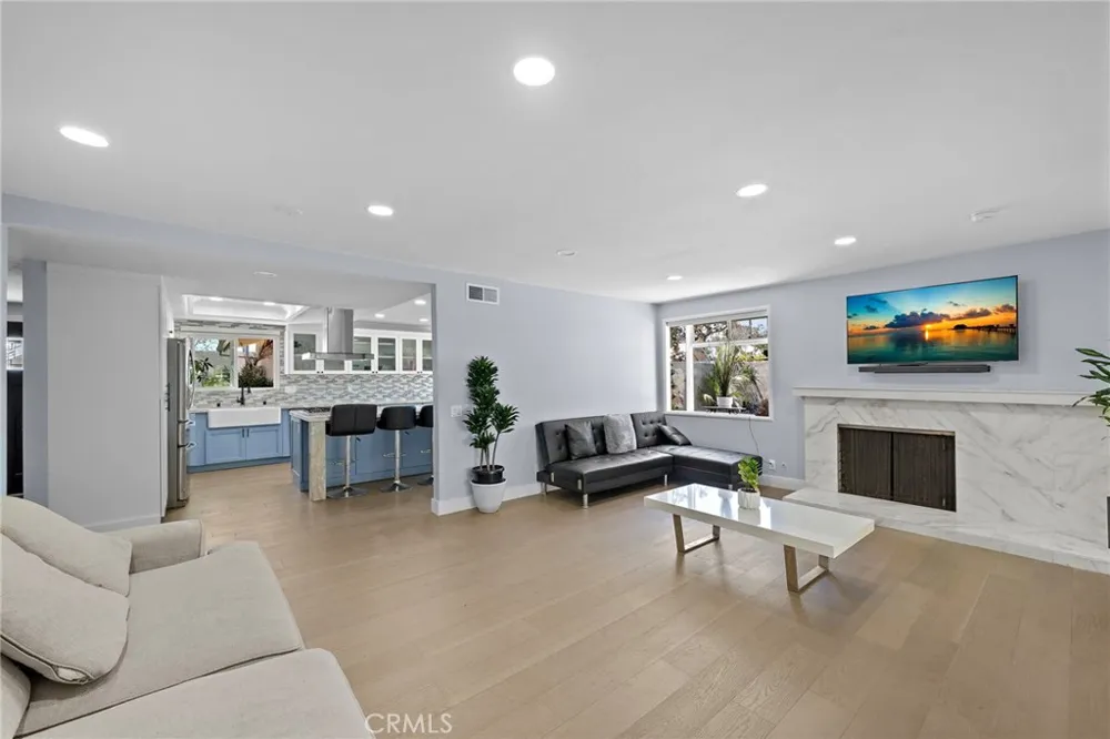 2750 San Carlos Costa Mesa, CA 92626