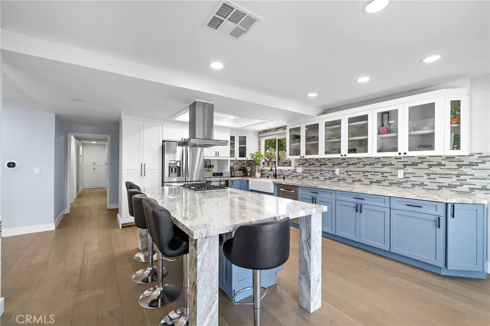 2750 San Carlos Costa Mesa, CA 92626