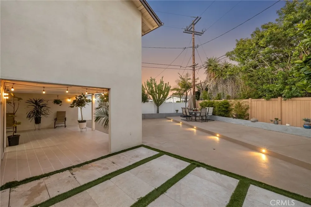2750 San Carlos Costa Mesa, CA 92626
