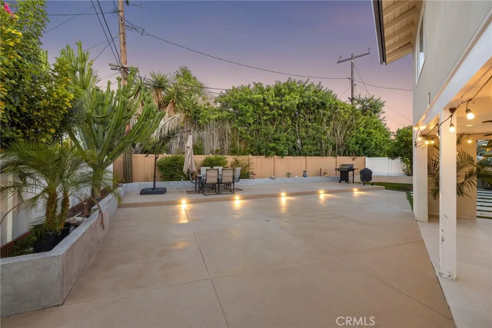 2750 San Carlos Costa Mesa, CA 92626