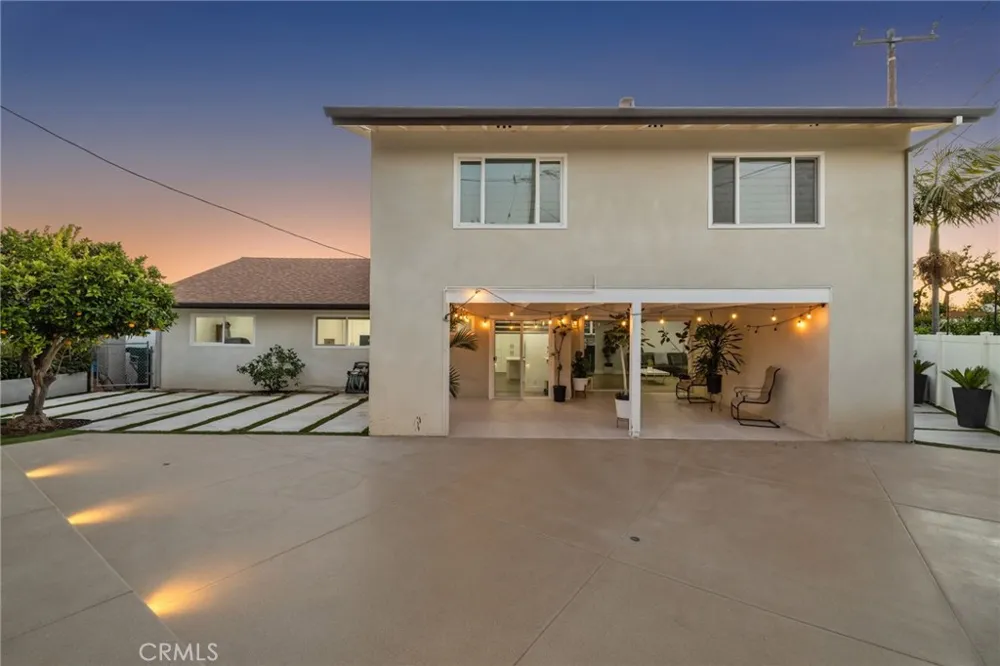 2750 San Carlos Costa Mesa, CA 92626