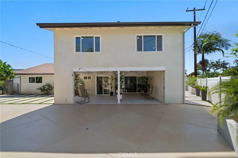 2750 San Carlos Costa Mesa, CA 92626