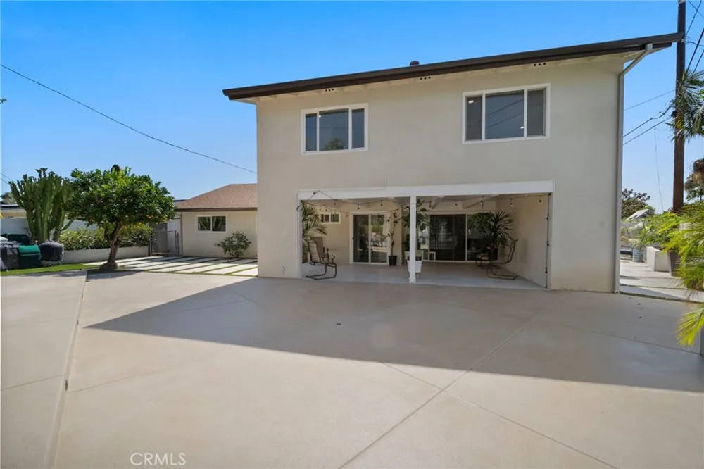 2750 San Carlos Costa Mesa, CA 92626