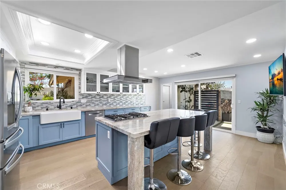 2750 San Carlos Costa Mesa, CA 92626