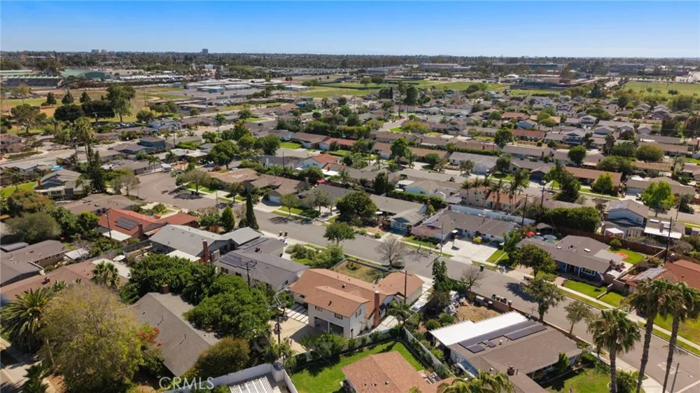 2750 San Carlos Costa Mesa, CA 92626