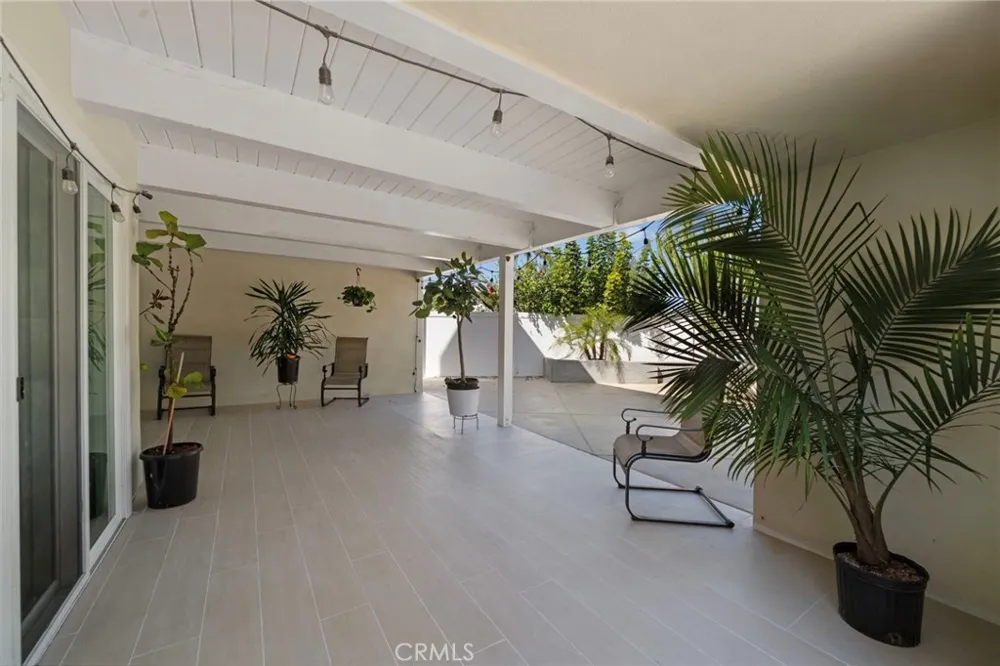 2750 San Carlos Costa Mesa, CA 92626