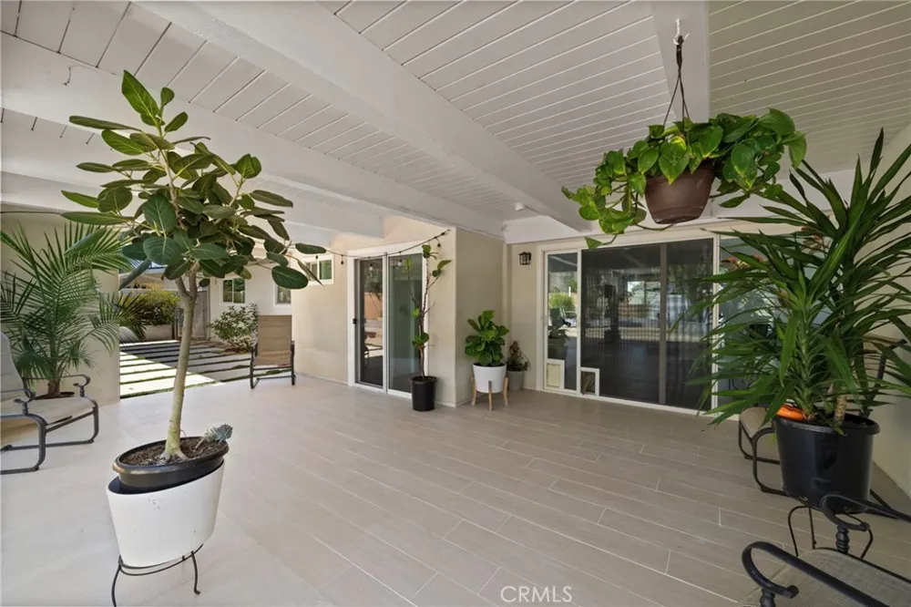 2750 San Carlos Costa Mesa, CA 92626