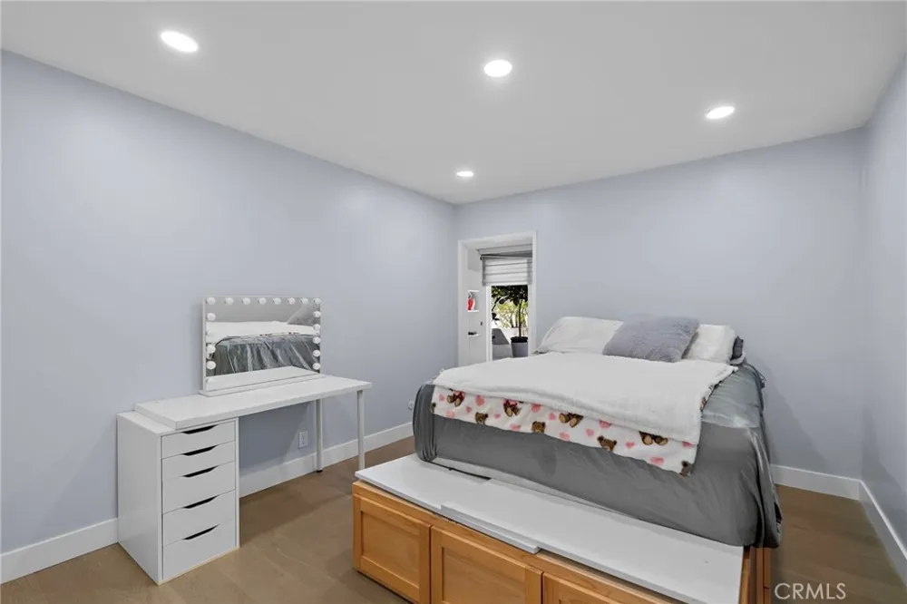 2750 San Carlos Costa Mesa, CA 92626