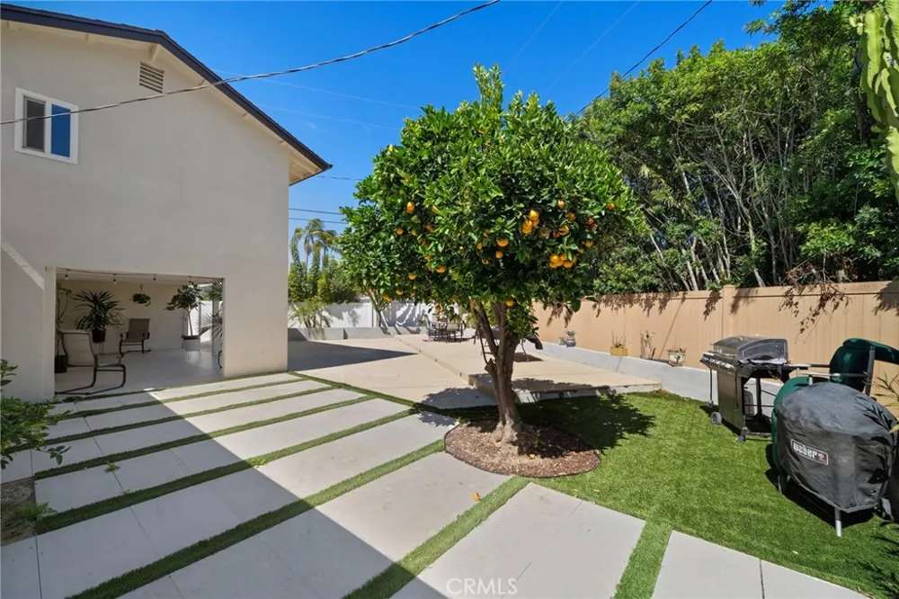 2750 San Carlos Costa Mesa, CA 92626