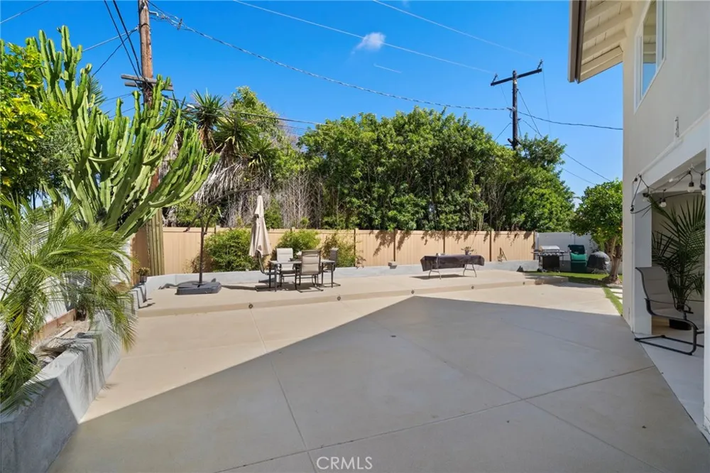 2750 San Carlos Costa Mesa, CA 92626