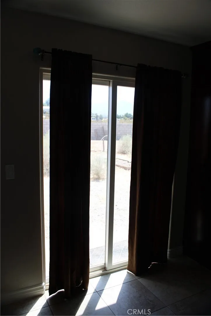 12072 Pacific Phelan, CA 92371