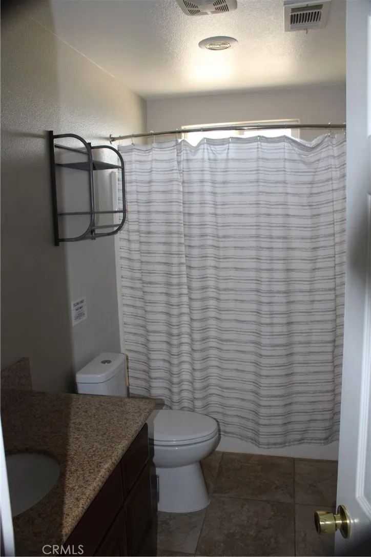 12072 Pacific Phelan, CA 92371
