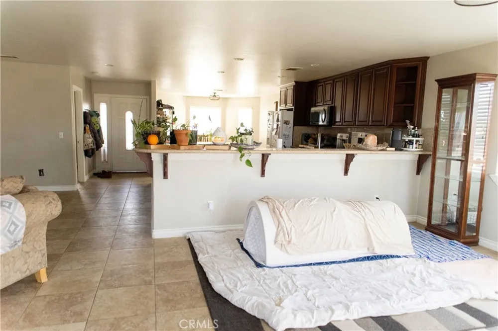 12072 Pacific Phelan, CA 92371